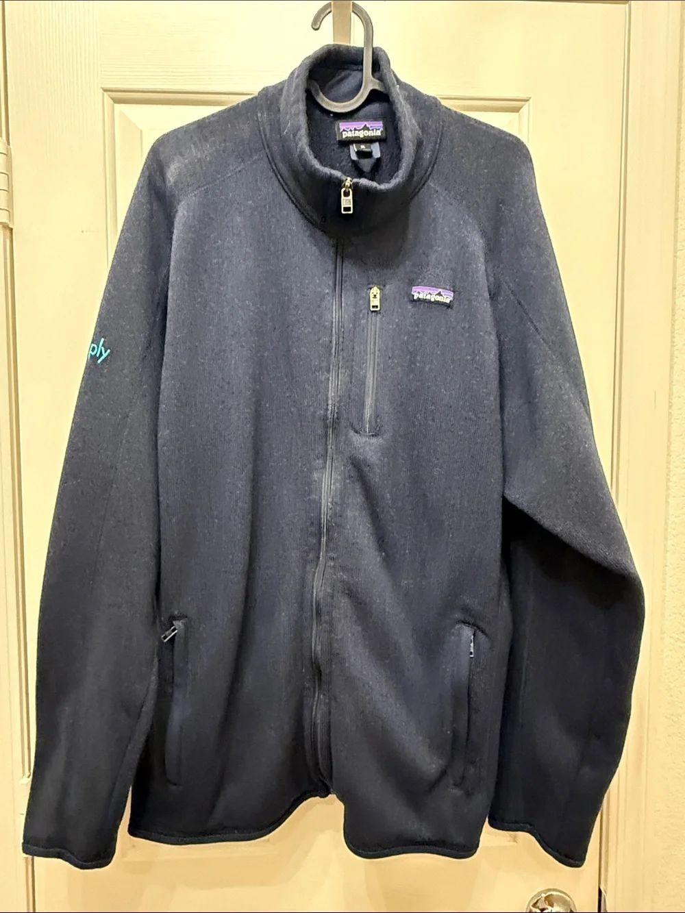 Patagonia Size XLarge Navy Zip-Up Lightweight Fleece Jacket Zippered Pockets
